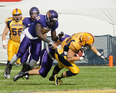 Queen's vs Laurier 00454 copy.jpg