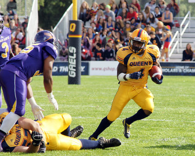 Queen's vs Laurier 00574 copy.jpg