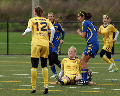 Queen's vs Laurentian 02998 copy.jpg