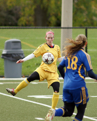 Queen's vs Laurentian 03058 copy.jpg