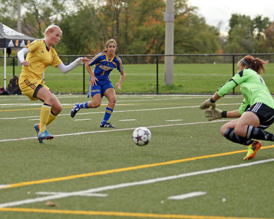 Queen's vs Laurentian 03193 copy.jpg