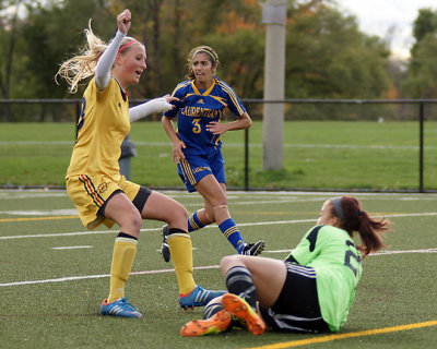 Queen's vs Laurentian 03194 copy.jpg