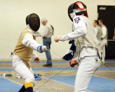 Queen's Fencing 04382 copy.jpg