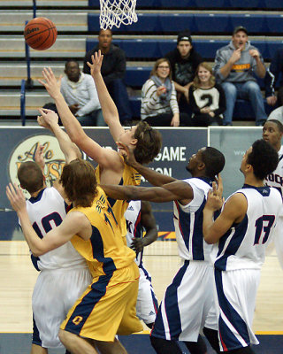 Queen's vs Brock 06753 copy.jpg