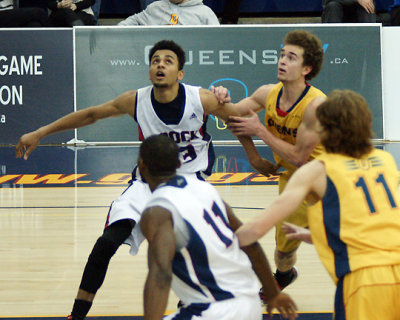 Queen's vs Brock 06756 copy.jpg