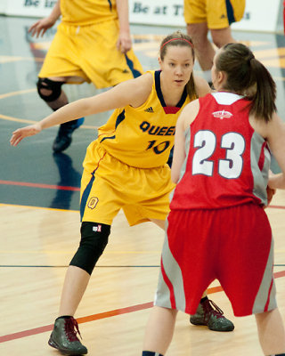 Queen's vs Algoma 00794 copy.jpg