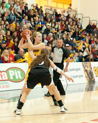 Queen's vs Carleton 01172 copy.jpg