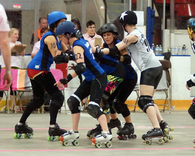 Roller Derby Disloyalists vs Les Duchesses 02390 copy.jpg