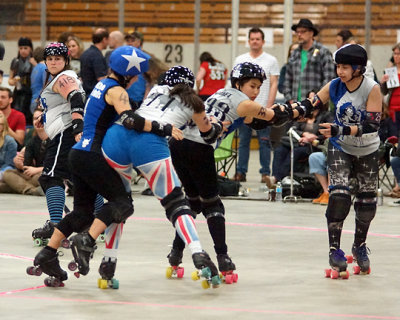 Roller Derby Disloyalists vs Les Duchesses 02870 copy.jpg