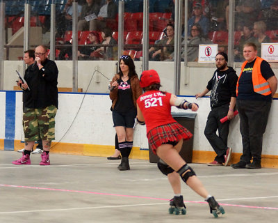 Roller Derby Rogue Warriors vs The Skateful Dead 01839 copy.jpg