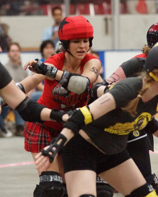 Roller Derby Rogue Warriors vs The Skateful Dead 01988 copy.jpg