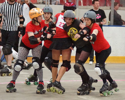 Roller Derby Rogue Warriors vs The Skateful Dead 02023 copy.jpg