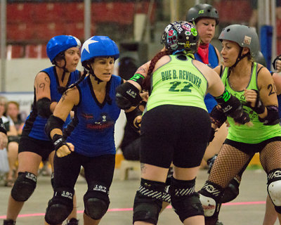 Roller Derby Disloyalists vs Breakwater Bombshells 04290 copy.jpg