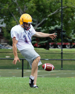 Queen`s Football Practice 07271 copy.jpg