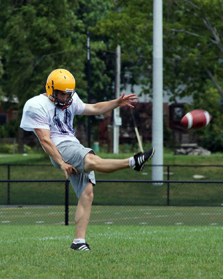 Queen`s Football Practice 07281 copy.jpg