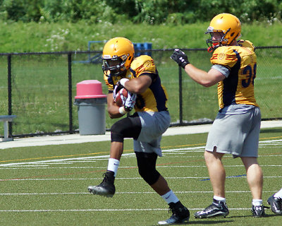 Queen's Football Practice 07455 copy.jpg