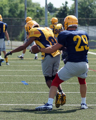 Queen's Football Practice 07544 copy.jpg