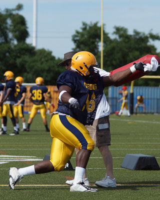 Queens Football Practice 07902 copy.jpg