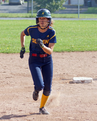 Queen's vs Laurier 06898 copy.jpg
