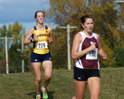 Queen's W-Cross Country Invitational 08699 copy.jpg