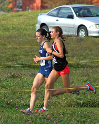 Queen's W-Cross Country Invitational 08731 copy.jpg