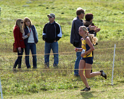 Queen's W-Cross Country Invitational 08752 copy.jpg