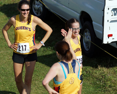 Queen's W-Cross Country Invitational 08926 copy.jpg