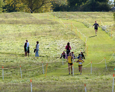 Queen's W-Cross Country Invitational 08935 copy.jpg