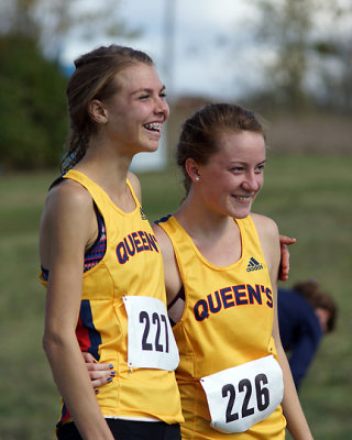 Queen's W-Cross Country Invitational 08994 copy.jpg