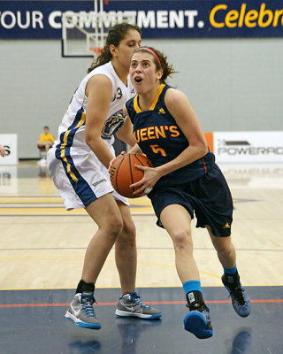 Queen's vs Laurentian 00823 copy.jpg