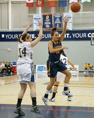 Queen's vs Laurentian 00842 copy.jpg
