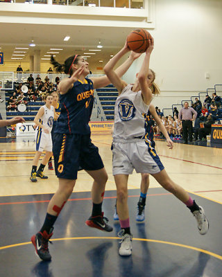 Queen's vs Laurentian 00933 copy.jpg