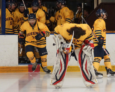 Queen's vs UQTR 02094 copy.jpg