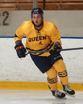 Queen's vs UQTR 02121 copy.jpg