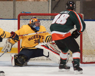 Queen's vs UQTR 02267 copy.jpg