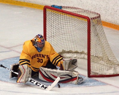 Queen's vs UQTR 02534 copy.jpg