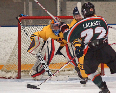 Queen's vs UQTR 02638 copy.jpg