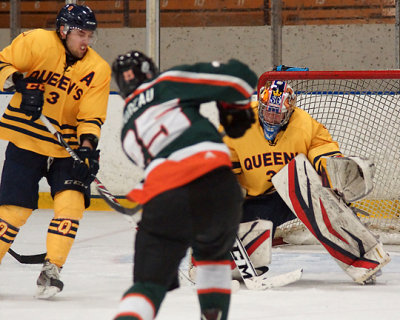 Queen's vs UQTR 03012 copy.jpg