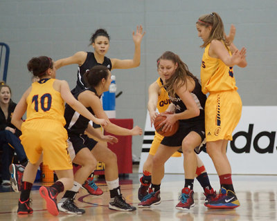 Queen's vs Carleton 04566 copy.jpg