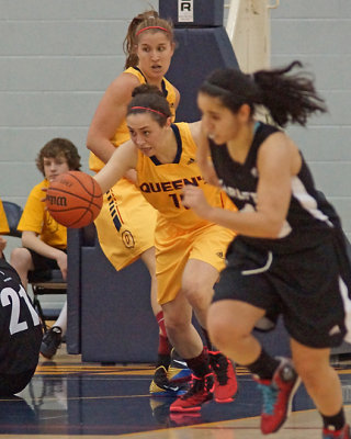 Queen's vs Carleton 04578 copy.jpg