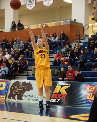 Queen's vs Carleton 04688 copy.jpg
