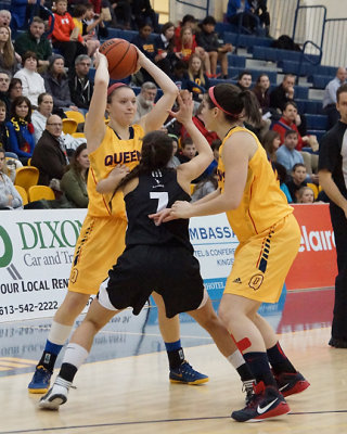 Queen's vs Carleton 04719 copy.jpg