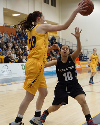 Queen's vs Carleton 04778 copy.jpg