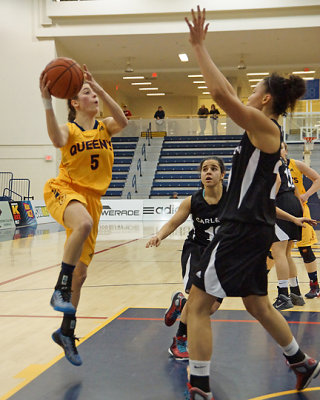 Queen's vs Carleton 04810 copy.jpg