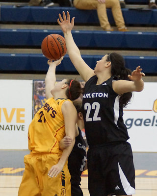 Queen's vs Carleton 04907 copy.jpg