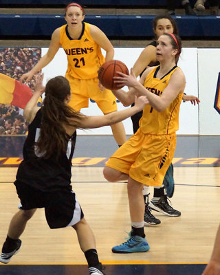 Queen's vs Carleton 04920 copy.jpg