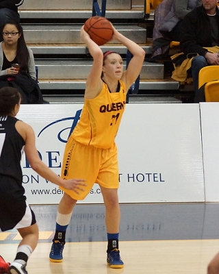 Queen's vs Carleton 04946 copy.jpg
