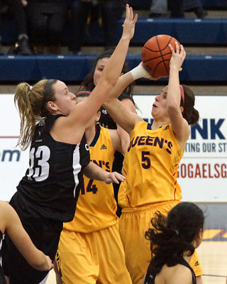 Queen's vs Carleton 04990 copy.jpg