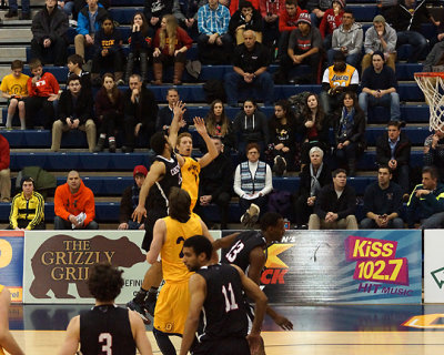 Queen's vs Carleton 05176 copy.jpg