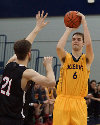Queen's vs Carleton 05286 copy.jpg
